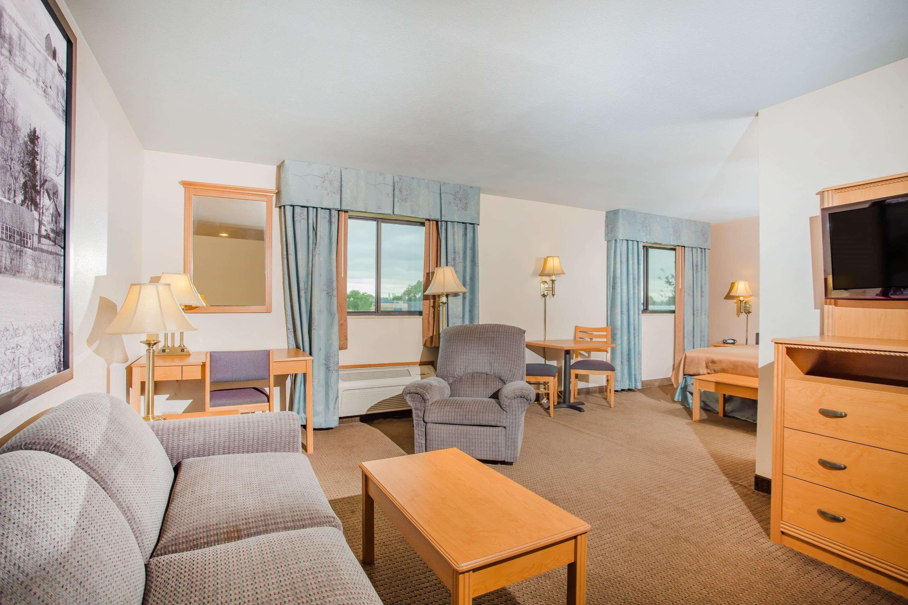 Super 8 By Wyndham Monroe Wi Hotel Exterior foto
